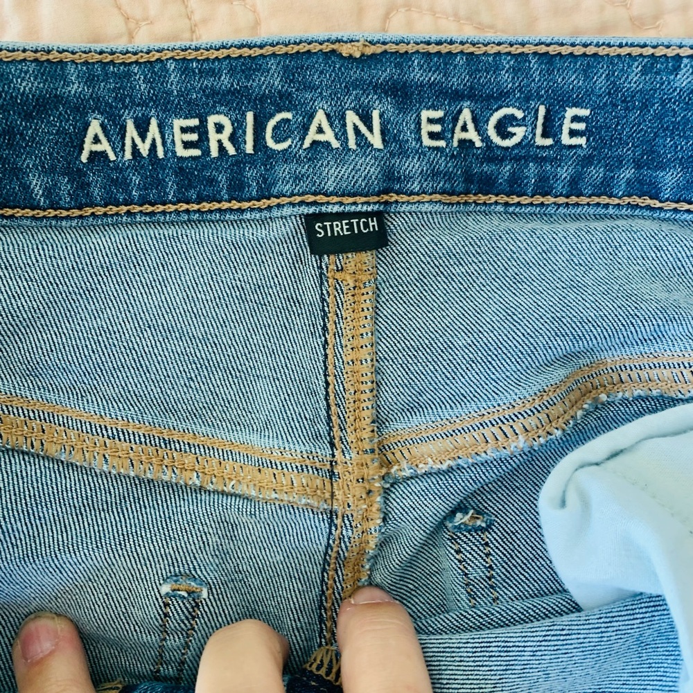 American Eagle Medium Wash Mom Jeans Women’s Size 8 Extra Short High Rise